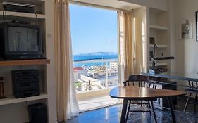 Seafront Apartment In City Center