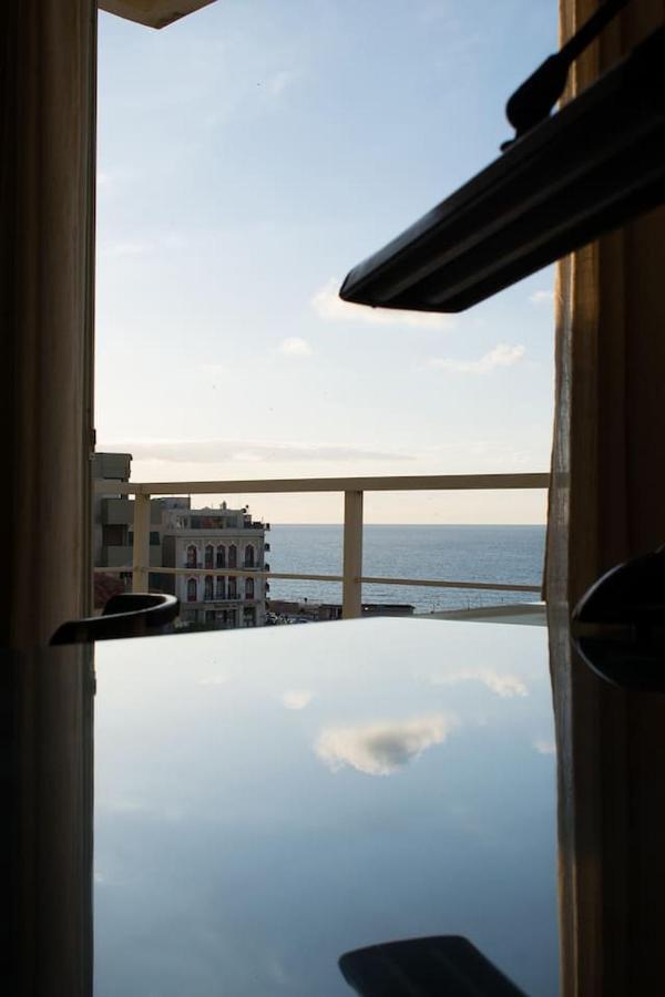 Seafront Apartment In City Center Iraklio Exterior foto