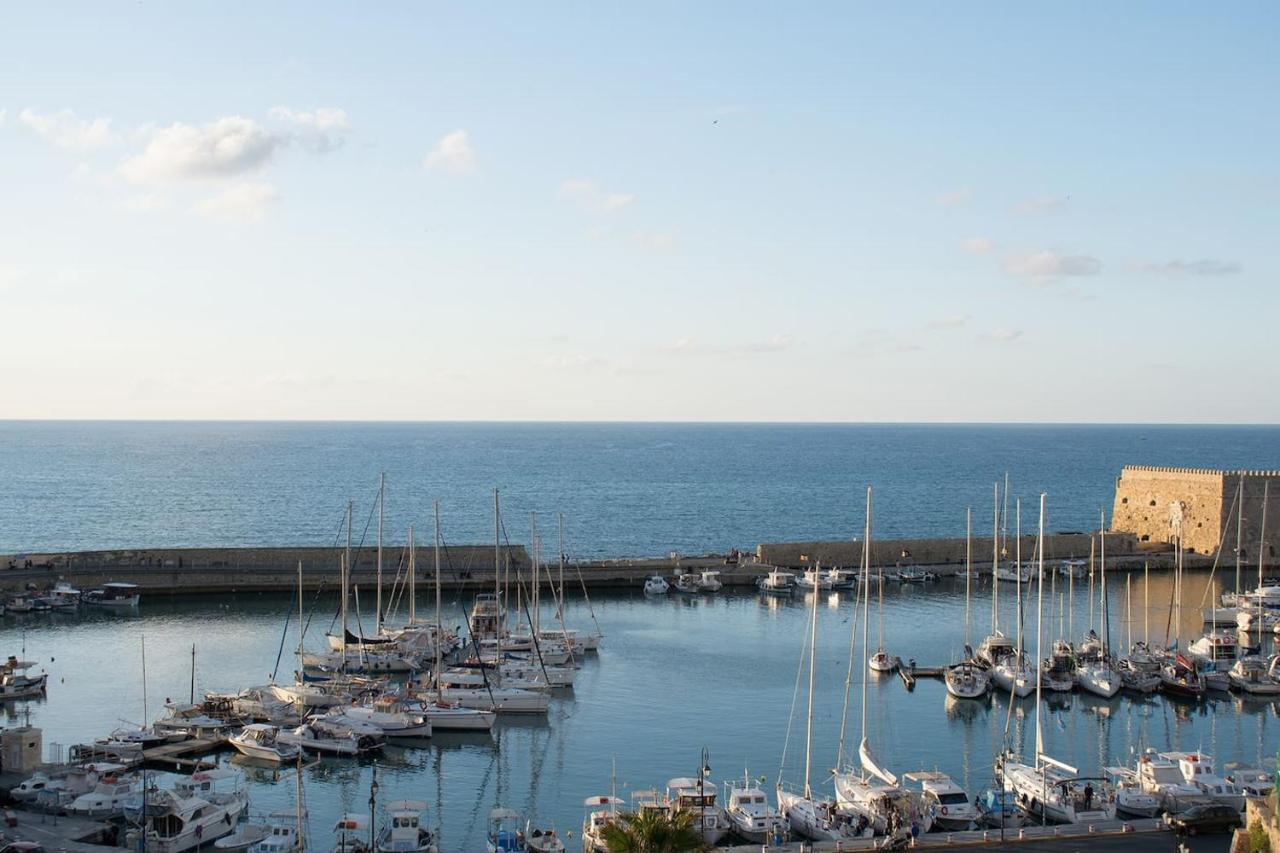 Seafront Apartment In City Center Iraklio Exterior foto